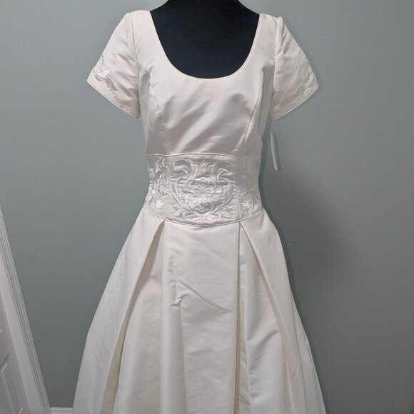 NWT Merry Max Size 10 - Picture 1 of 6